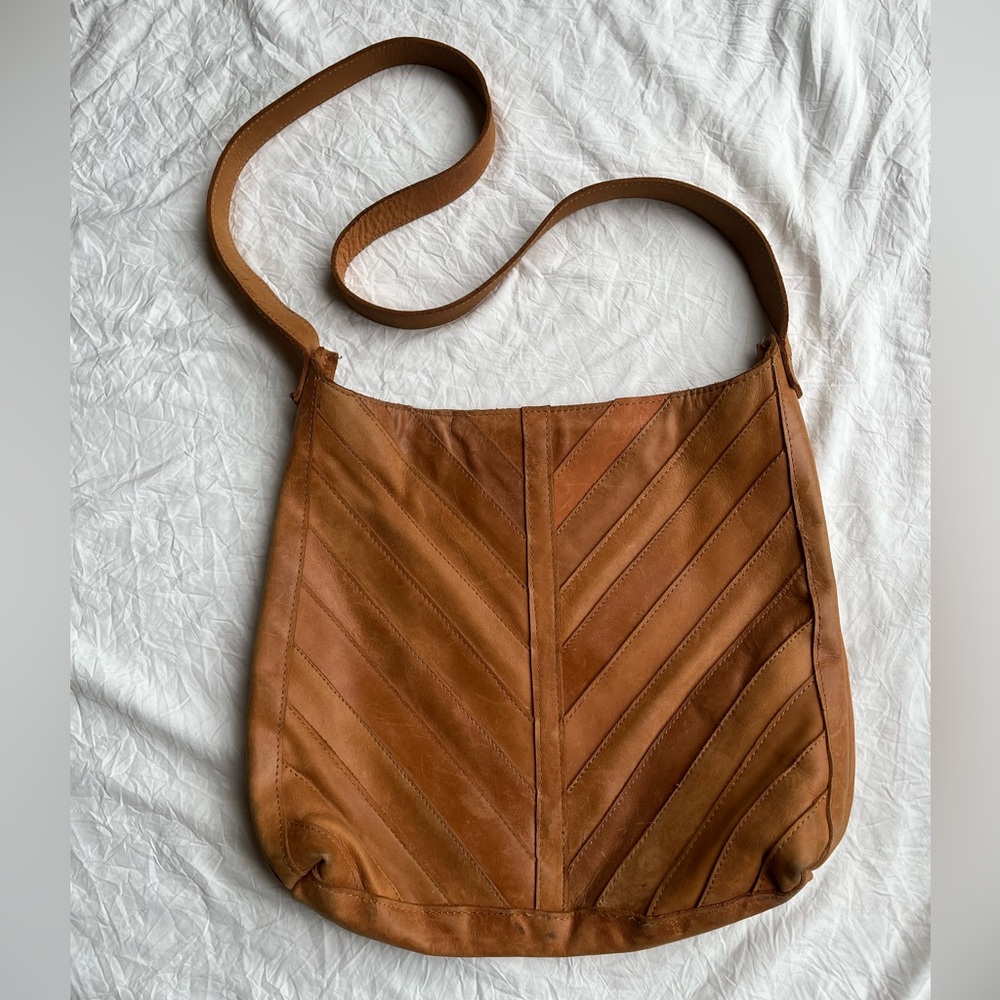 Raven and Lily genuine Leather Shoulder Bag